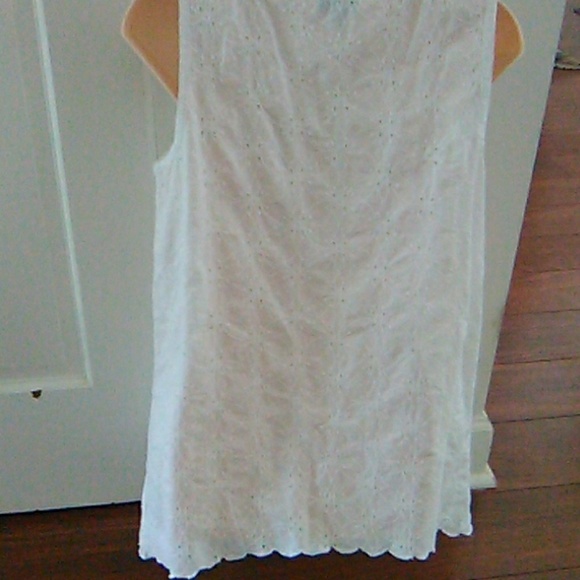 Gorgeous white blouse - Picture 2 of 3